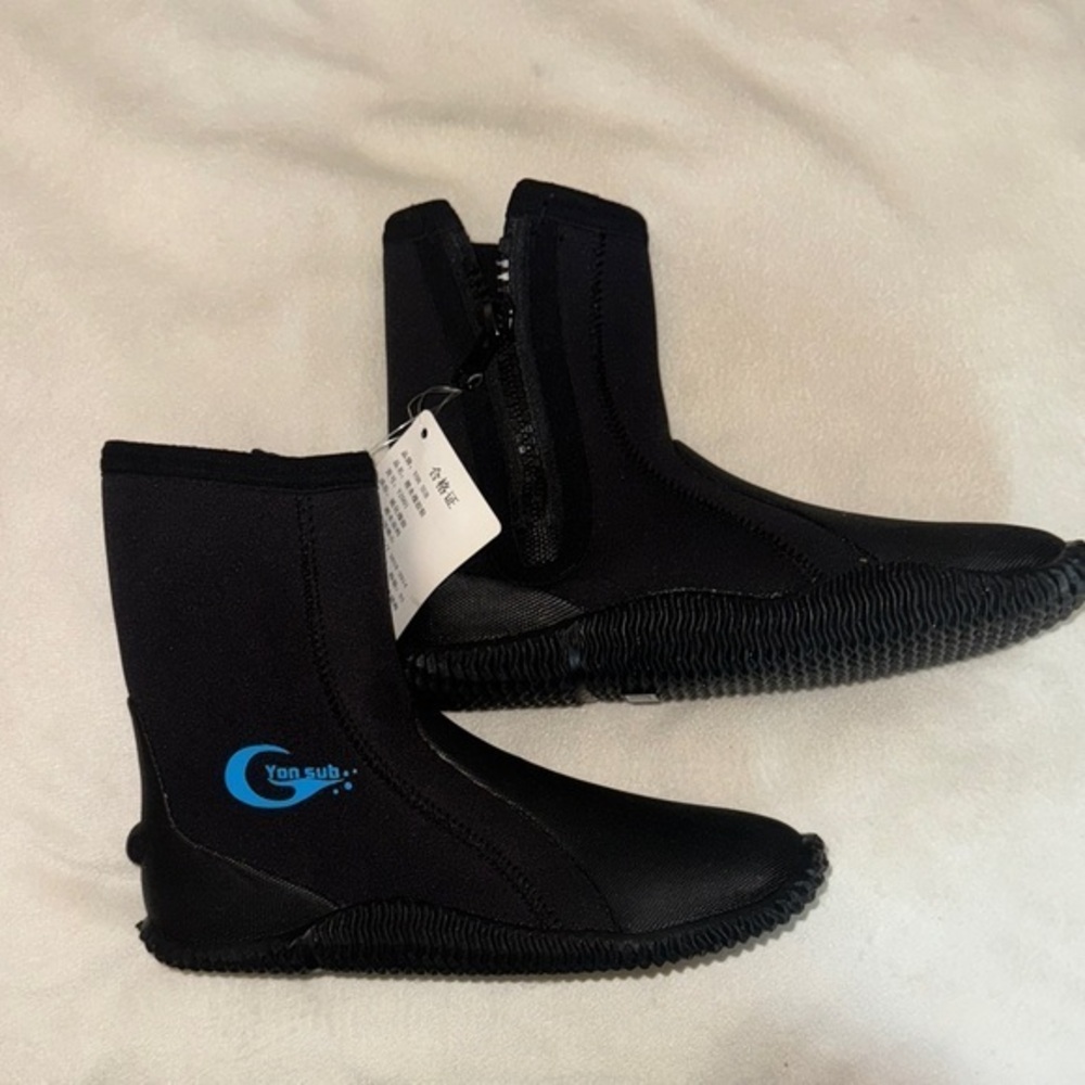 Yon Sub Neoprene Diving Water Surf and More Beach Shoes NWT Mens Size 6 NEW